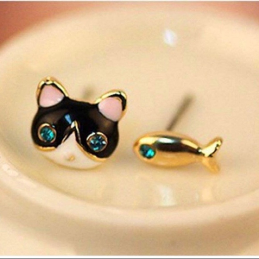 Earrings cat and fish blue jewel eyes gold NWT